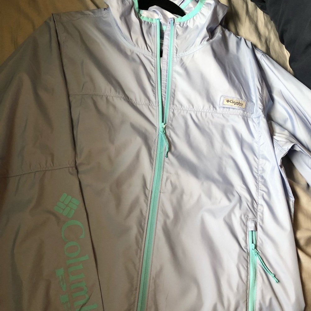 Columbia wind breaker